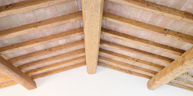 Holztramdecke sanieren - Spitzer Holzbau